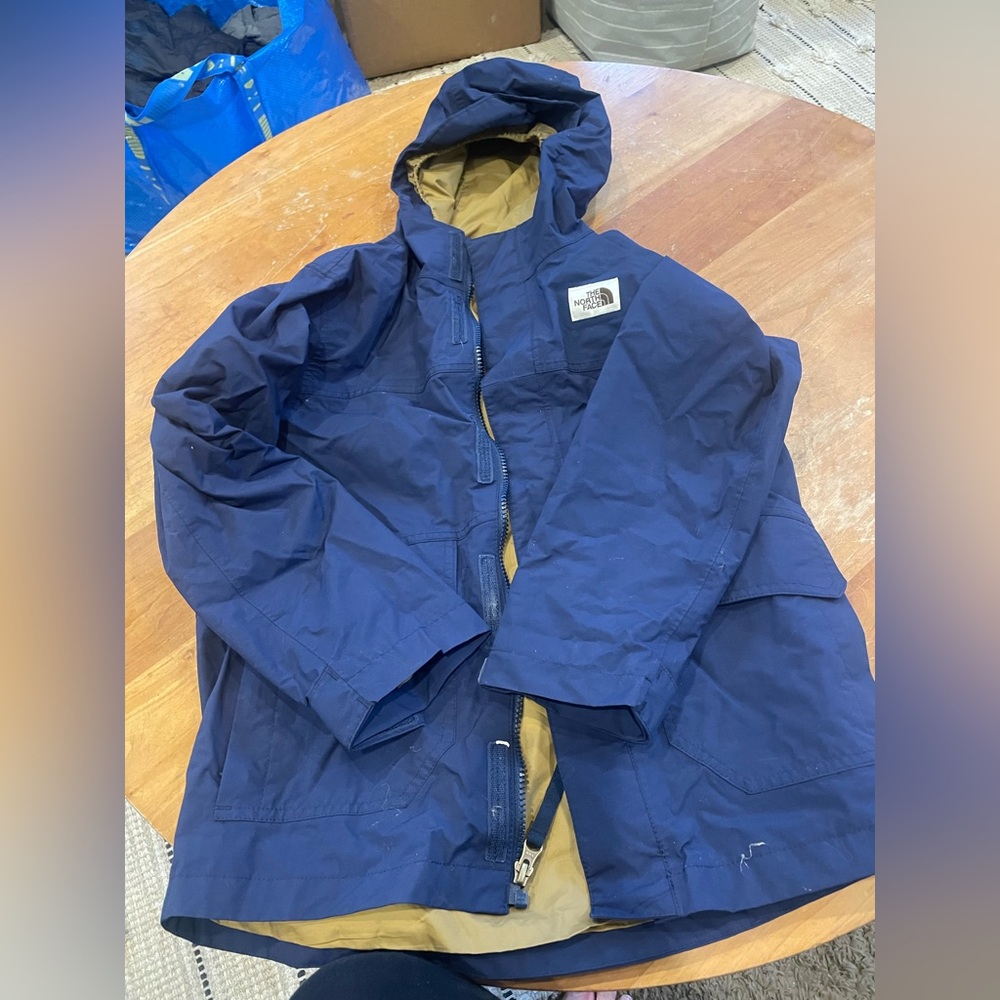 Boys The North Face shell Jacket M